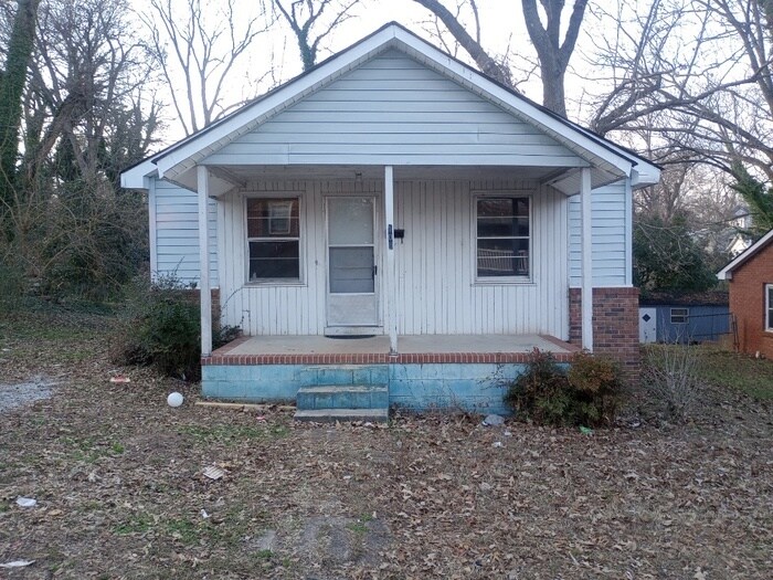 106 Price St in Laurens, SC - Building Photo