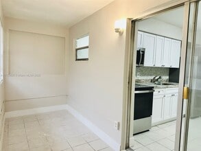 2960 W Flagler St in Miami, FL - Building Photo - Building Photo