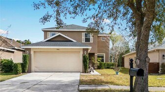 9446 Leatherwood Ave in Tampa, FL - Building Photo