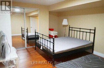 14 Hazelton Ave in Markham, ON - Building Photo - Building Photo