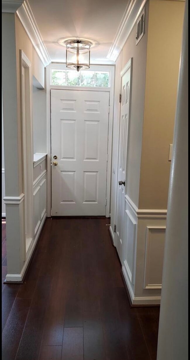 8503 Gambel Oak Dr in Springfield, VA - Building Photo - Building Photo