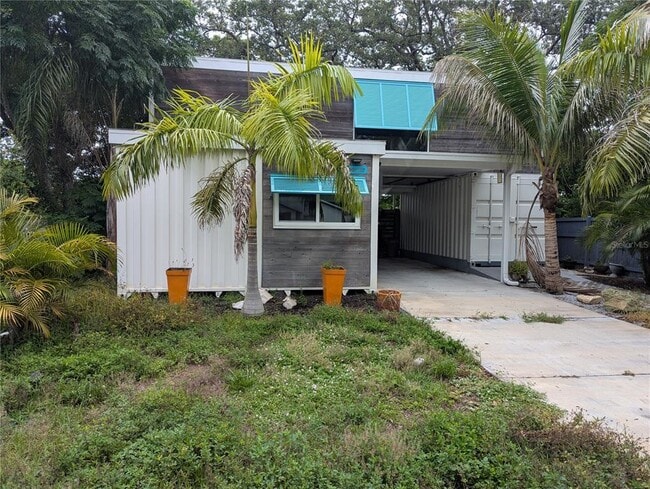 3612 Bishop Eddie Newkirk Wy in Tampa, FL - Building Photo - Building Photo