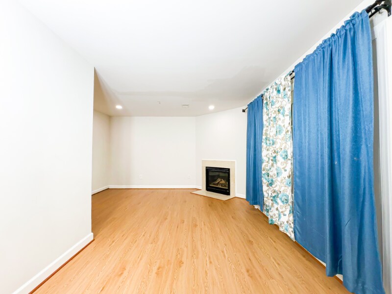 2016 Wheaton Haven Ct in Silver Spring, MD - Building Photo