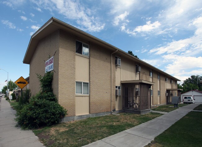 Towncrest Manor Apartments in Twin Falls, ID - Building Photo - Building Photo