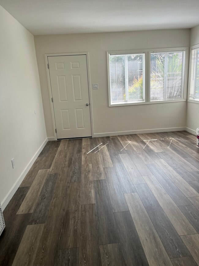 16016 S Harvard Blvd, Unit B