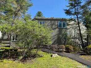 2 Talcott Glen Rd in Farmington, CT - Building Photo - Building Photo