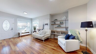 42 Phillip Av in Toronto, ON - Building Photo - Building Photo