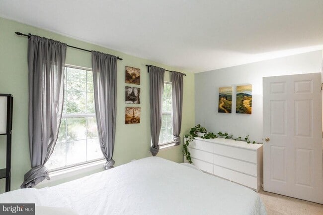 property at 14308 Lindendale Rd