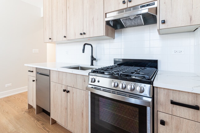 3531 N Broadway St, Unit 1C