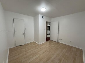 15290 SW 106th Ln, Unit 323 in Miami, FL - Building Photo - Building Photo