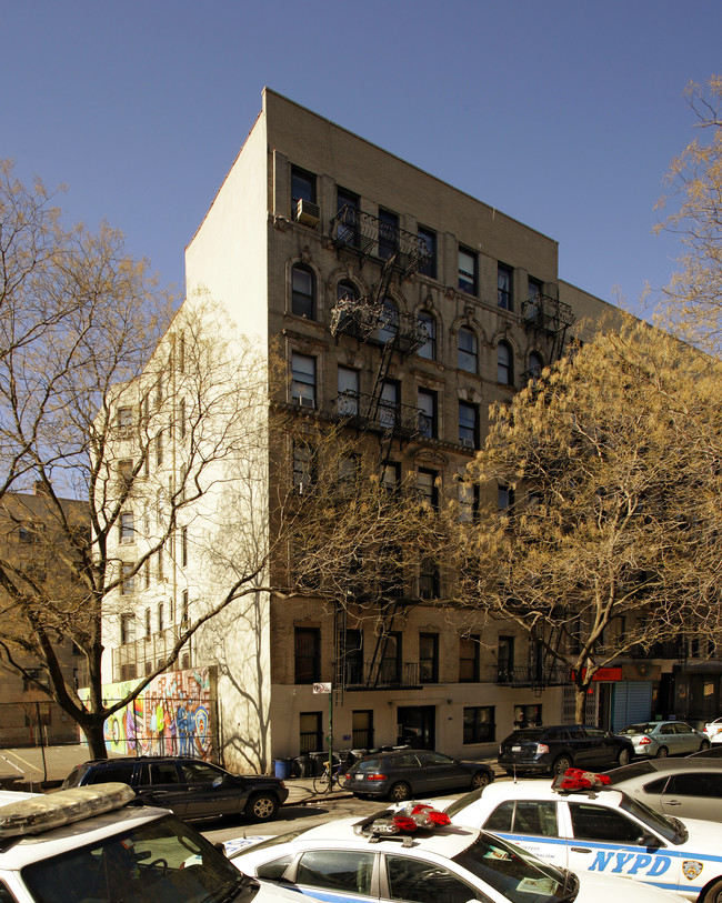 306 E 5th St in New York, NY - Foto de edificio - Building Photo