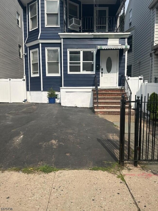 property at 193 N 18th St