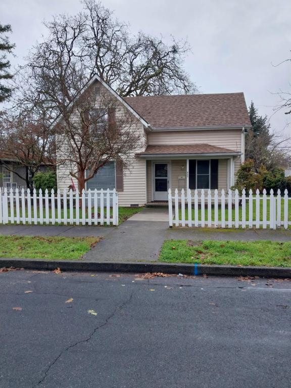 property at 711 SW I St