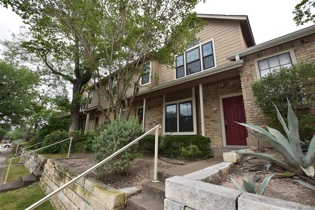 property at 11404 Walnut Ridge Dr
