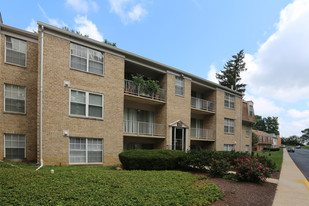 Scarborough Square Townhomes & Apartments