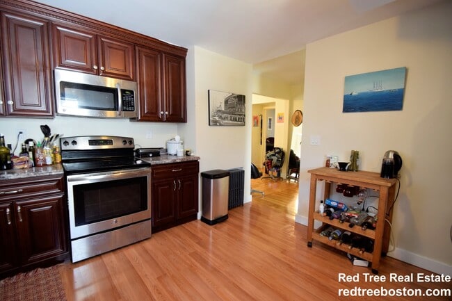 property at 25 Oak Square Ave