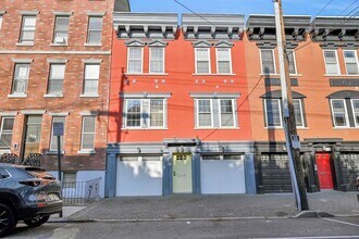 122 Jefferson St, Unit 19166 in Hoboken, NJ - Foto de edificio - Building Photo