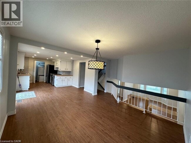 8 Roseneath Crescent in Kitchener, ON - Building Photo - Building Photo