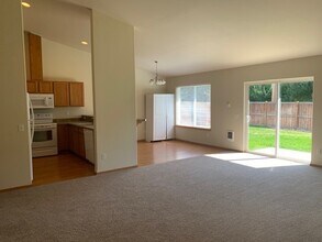 310 E Kristen Ave in Ellensburg, WA - Building Photo - Building Photo