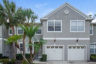 740 Vallance Way NE in St. Petersburg, FL - Building Photo