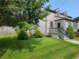 23 Morgan St in Newport, RI - Building Photo