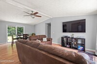 260 Waters Rd photo'