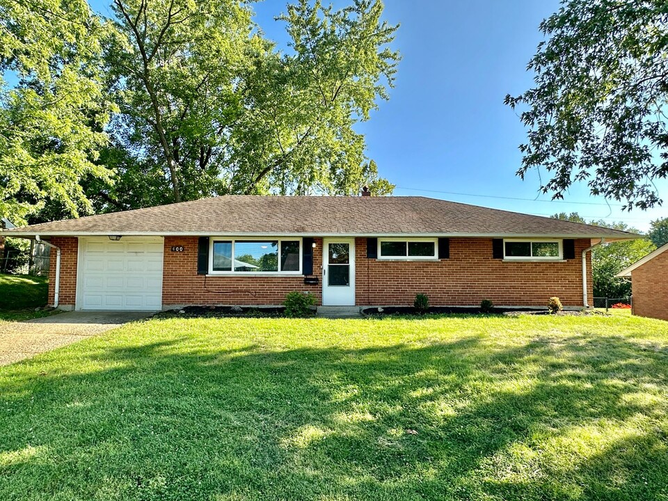 400 Henrich Dr in Dayton, OH - Building Photo