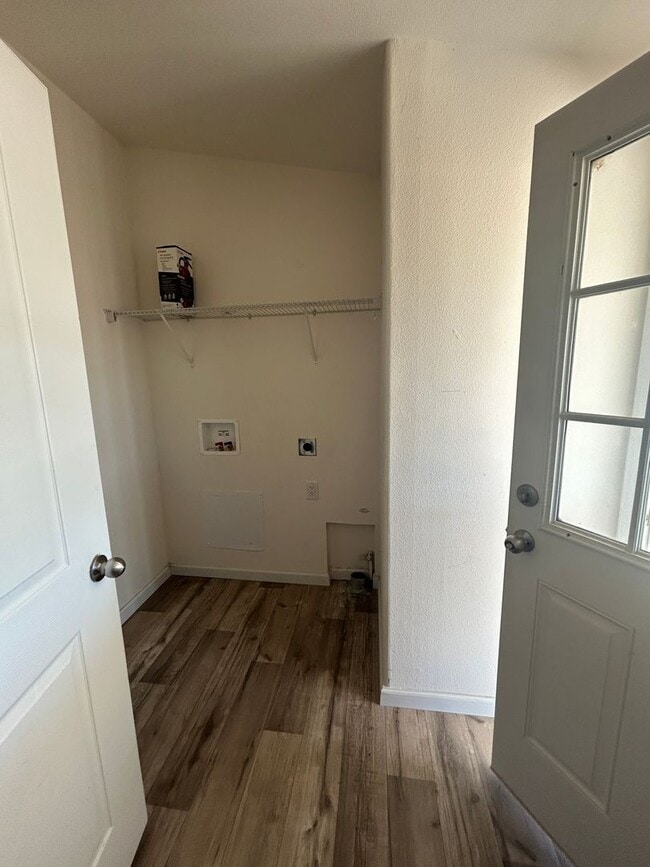 5645 Rd 236 in Ducor, CA - Building Photo - Building Photo