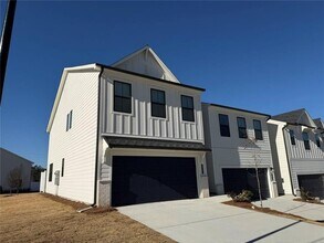 7253 Mulberry Trace Ln in Flowery Branch, GA - Foto de edificio - Building Photo