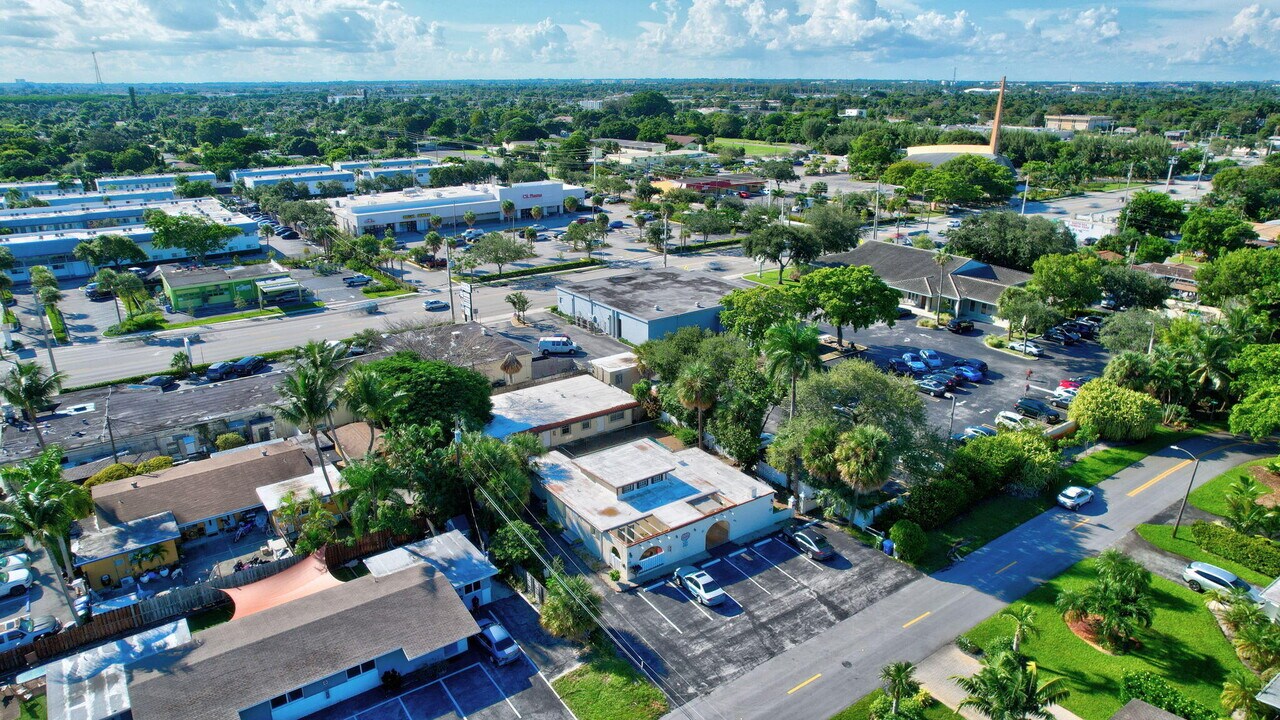 2731 NE 1st Terrace in Wilton Manors, FL - Building Photo