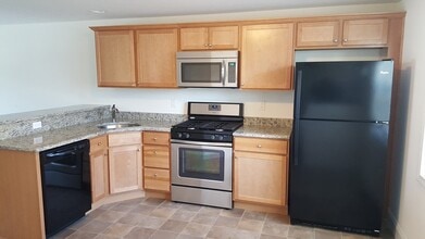 246 High St Ext in Lancaster, MA - Building Photo - Building Photo