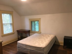 107 Elmwood Ave in Ithaca, NY - Building Photo - Building Photo