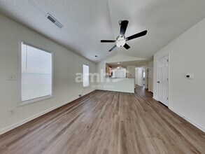 5825 Regent Village Dr in Winston-Salem, NC - Building Photo - Building Photo