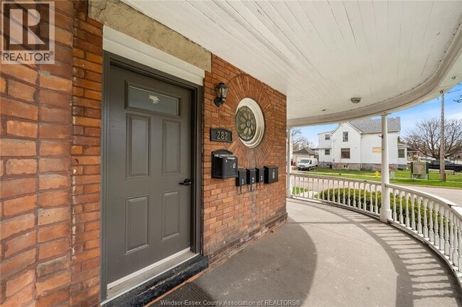 282 Wellington St in Sarnia, ON - Building Photo - Building Photo