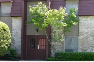 Tennyson Arms in Waco, TX - Foto de edificio - Building Photo