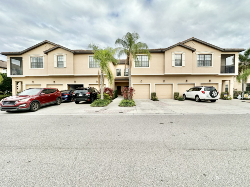 4129 Via Piedra Cir in Sarasota, FL - Building Photo