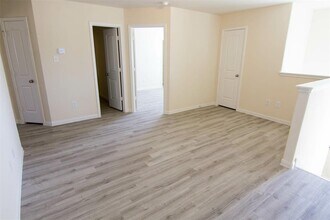 8806 Doris Oaks Cir in Houston, TX - Building Photo - Building Photo