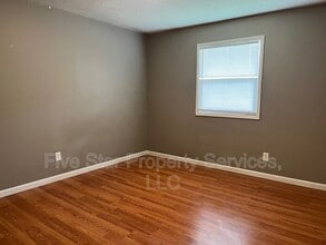 205 W Allen St in Springfield, IL - Building Photo - Building Photo