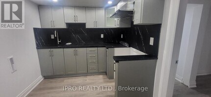 2117 Coppermine St in Oshawa, ON - Building Photo - Building Photo