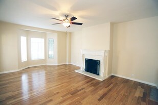 Chateau Nob Hill Apartments in Los Angeles, CA - Building Photo