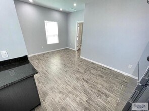 1303 Quitaca Dr in Edinburg, TX - Building Photo - Building Photo