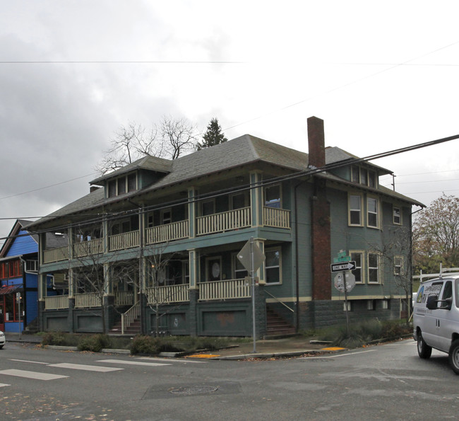 1603-1609 SE 12th Ave in Portland, OR - Foto de edificio - Building Photo