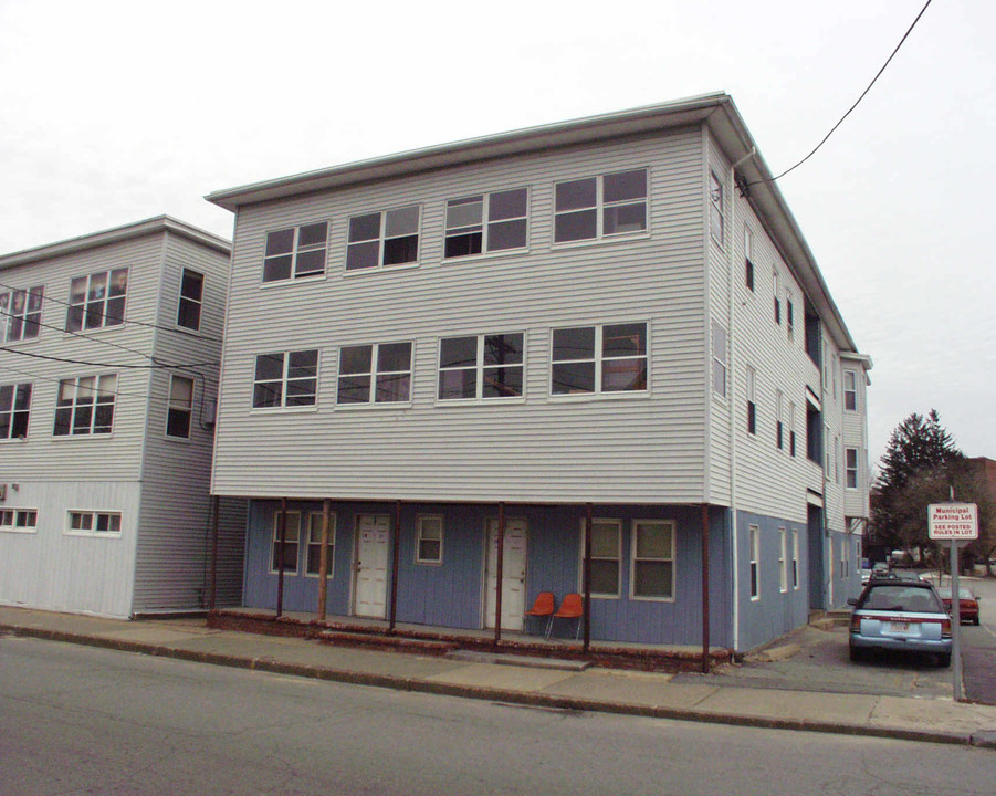 32-34 Nichols St in Gardner, MA - Building Photo