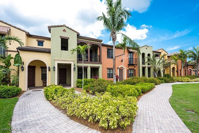 9078 Albion Ln S in Naples, FL - Building Photo