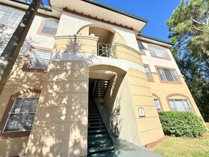 17112 Carrington Park Dr in Tampa, FL - Building Photo - Building Photo
