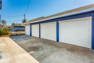 1130 E Hellman St in Long Beach, CA - Building Photo - Building Photo