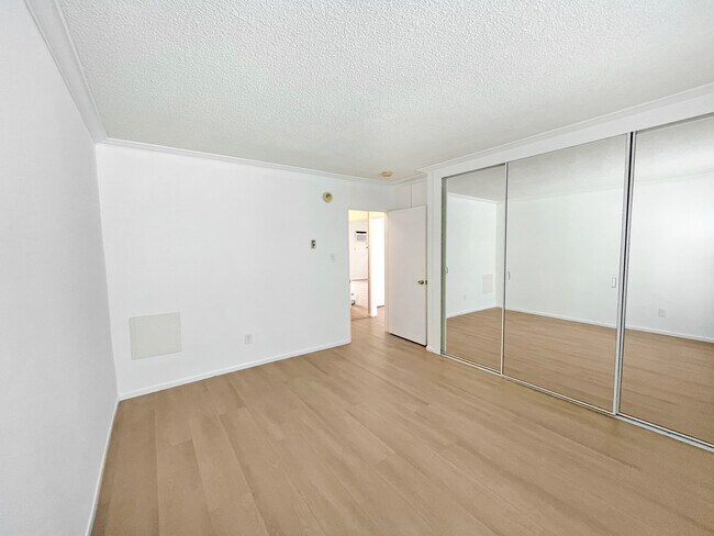 960 Larrabee St, Unit 115 in West Hollywood, CA - Building Photo - Building Photo