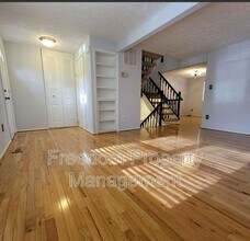7974 Tyson Oaks Cir in Vienna, VA - Building Photo - Building Photo