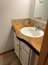 1909 N Springbrook Rd in Newberg, OR - Building Photo - Building Photo