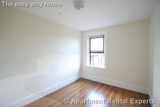 881 Massachusetts Ave in Cambridge, MA - Building Photo - Building Photo